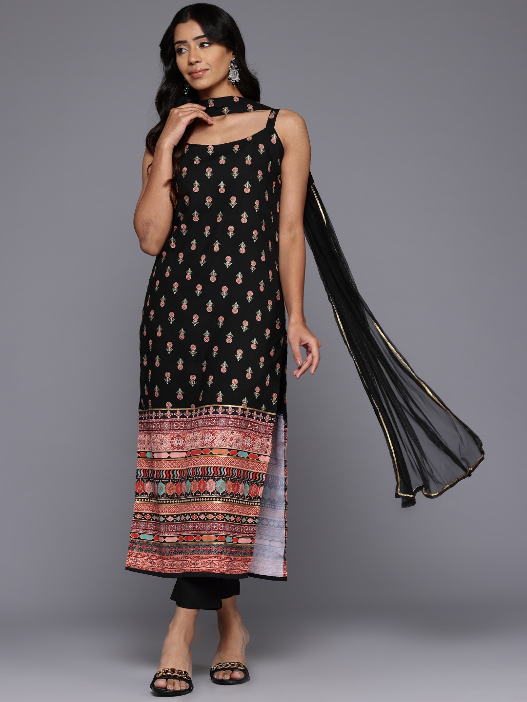 

Ahalyaa Floral Printed Gotta Patti Kurta With Trousers & Dupatta, Black