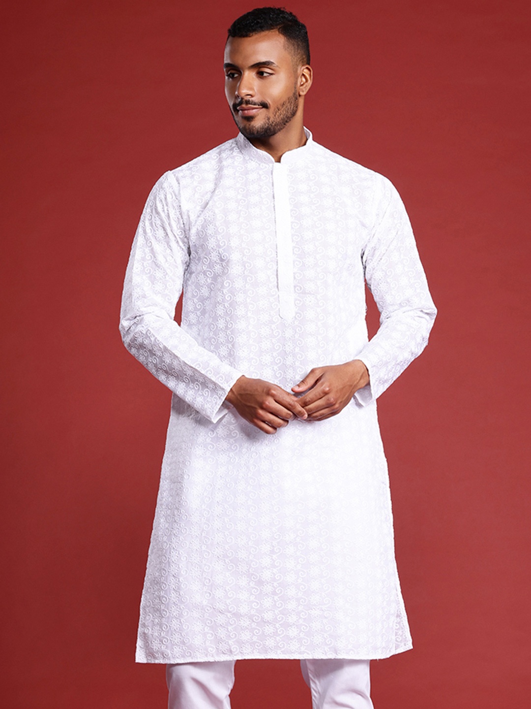 

MANQ Men Floral Embroidered Chikankari Pure Cotton Kurta with Pyjamas, White