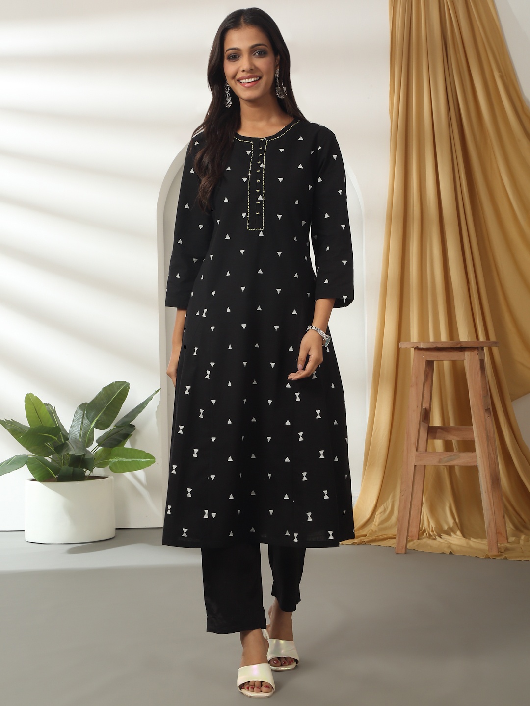 

Likha Women Ethnic Motifs Printed Thread Work Kurta, Black