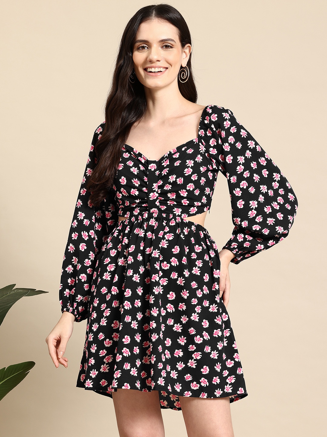 

Mast & Harbour Floral Print Puff Sleeves Fit & Flare Dress With Cut-Out Detail, Black