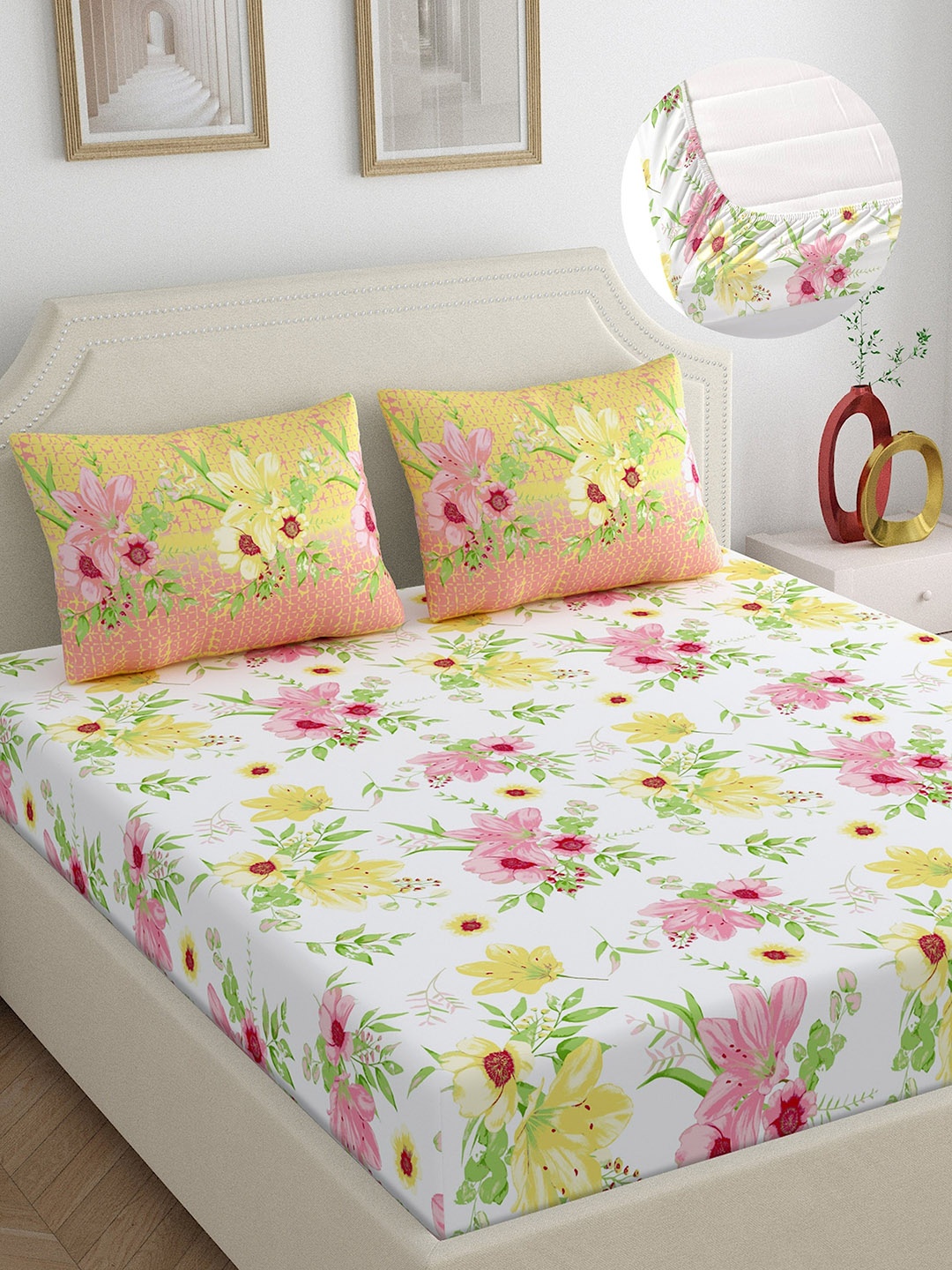 

Home Ecstasy Pink & White Floral Print 300 TC King Fitted Bedsheet with 2 Pillow Covers