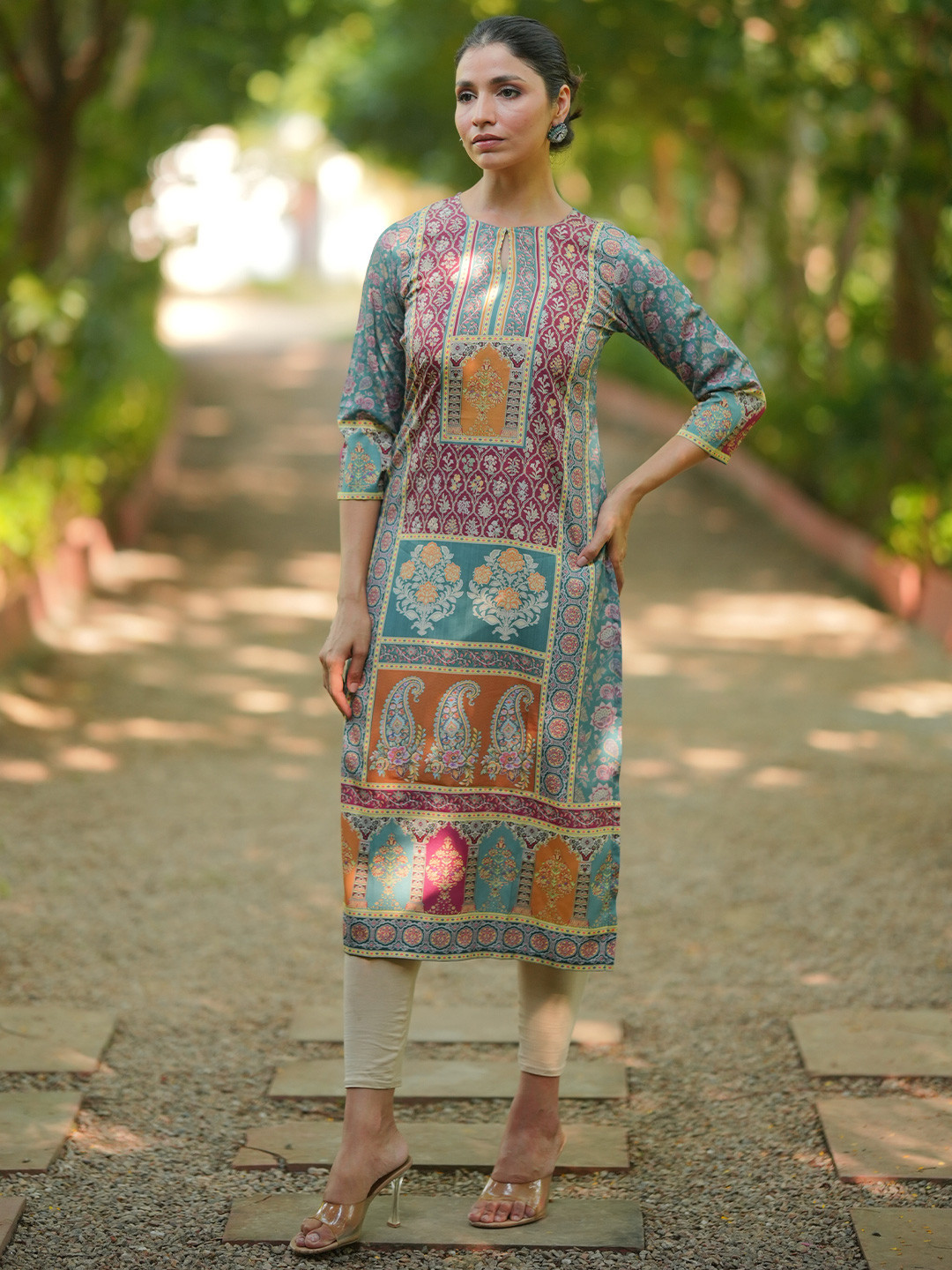 

Libas Floral Printed Notch Neck Straight Kurta, Green