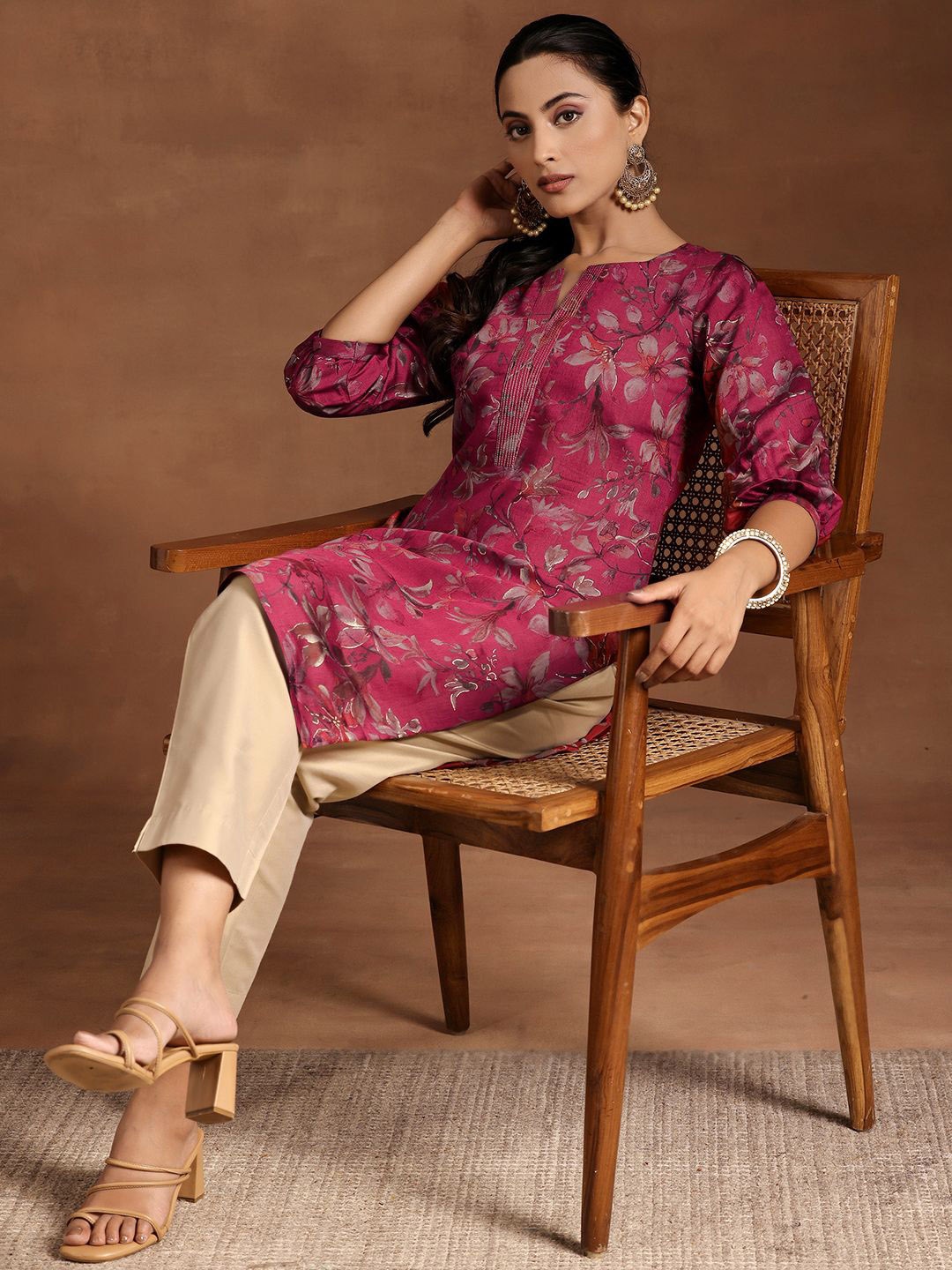

Libas Floral Printed Puff Sleeves Straight Kurta, Pink