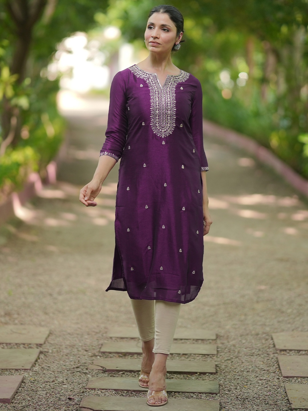 

Libas Ethnic Motifs Embroidered Notch Neck Zari Silk Straight Kurta, Burgundy