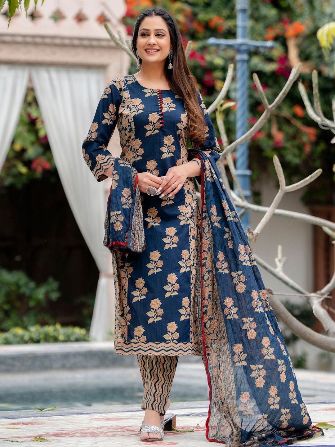 

GoSriKi Floral Printed Straight Kurta With Trouser & Dupatta, Navy blue