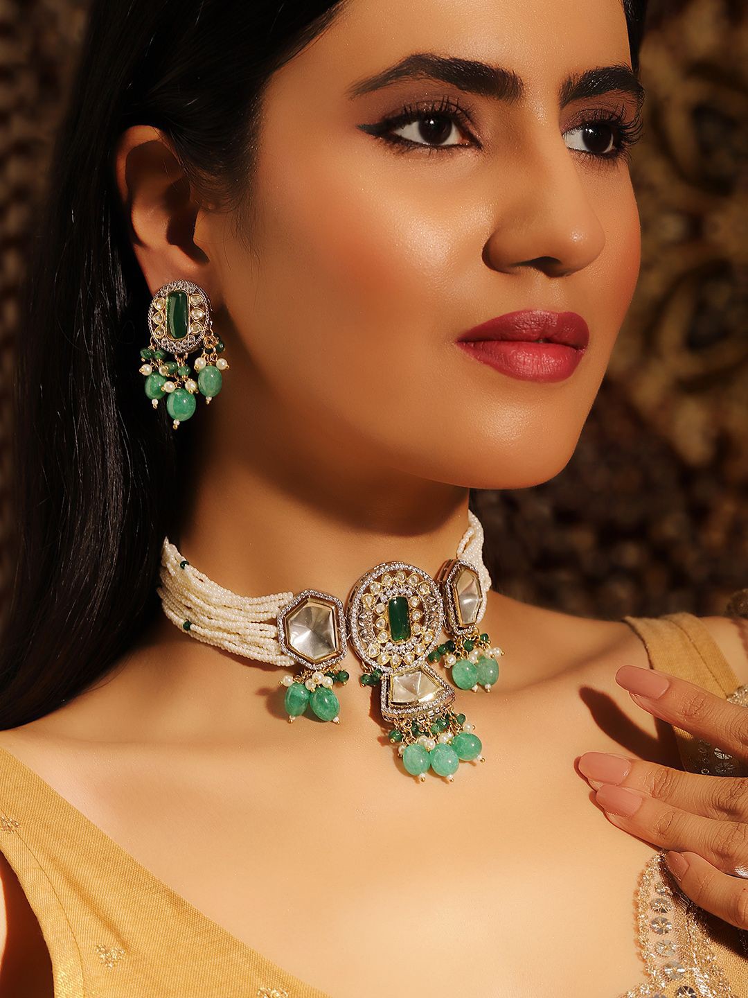 

Priyaasi Gold-Plated Emerald & Kundan Studded Beaded Jewellery Set