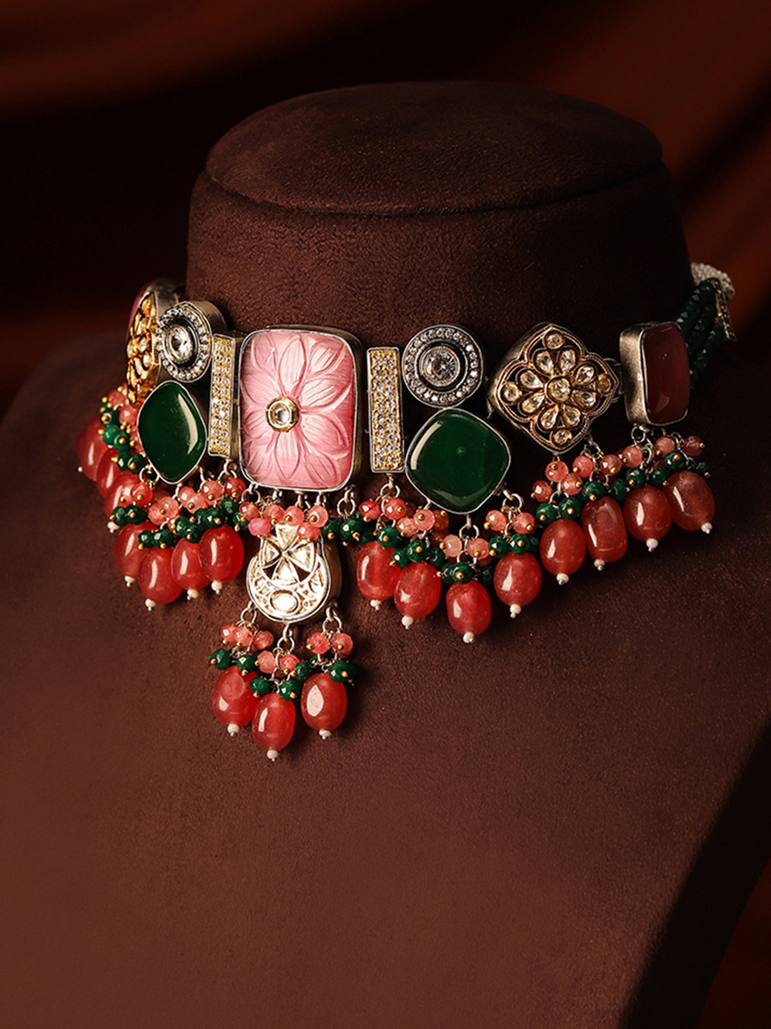 

Priyaasi Gold Plated Kundan-Studded Choker Jewellery Set