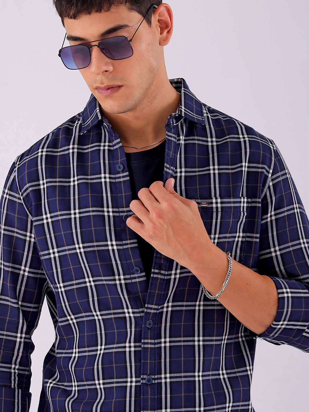 

The Indian Garage Co Men Spread Collar Tartan Checked Cotton Slim Fit Casual Shirt, Navy blue