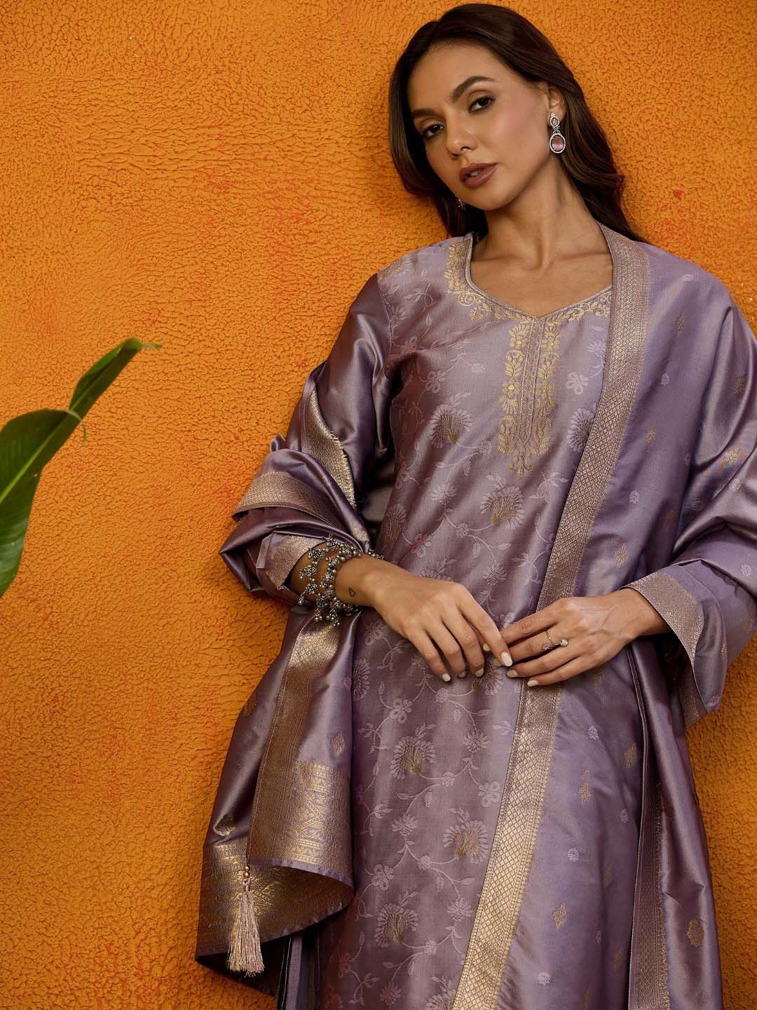 

AHIKA Ethnic Motifs Woven Design V-Neck Zari Straight Kurta With Trousers & Dupatta, Lavender