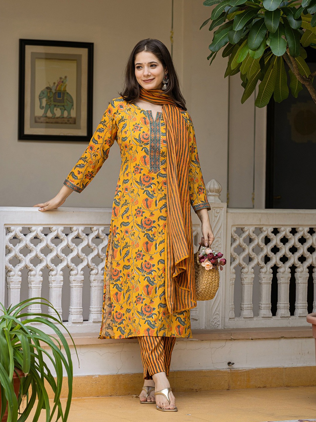 

AHIKA Floral Printed Round Neck Straight Kurta With Trousers & Dupatta, Yellow