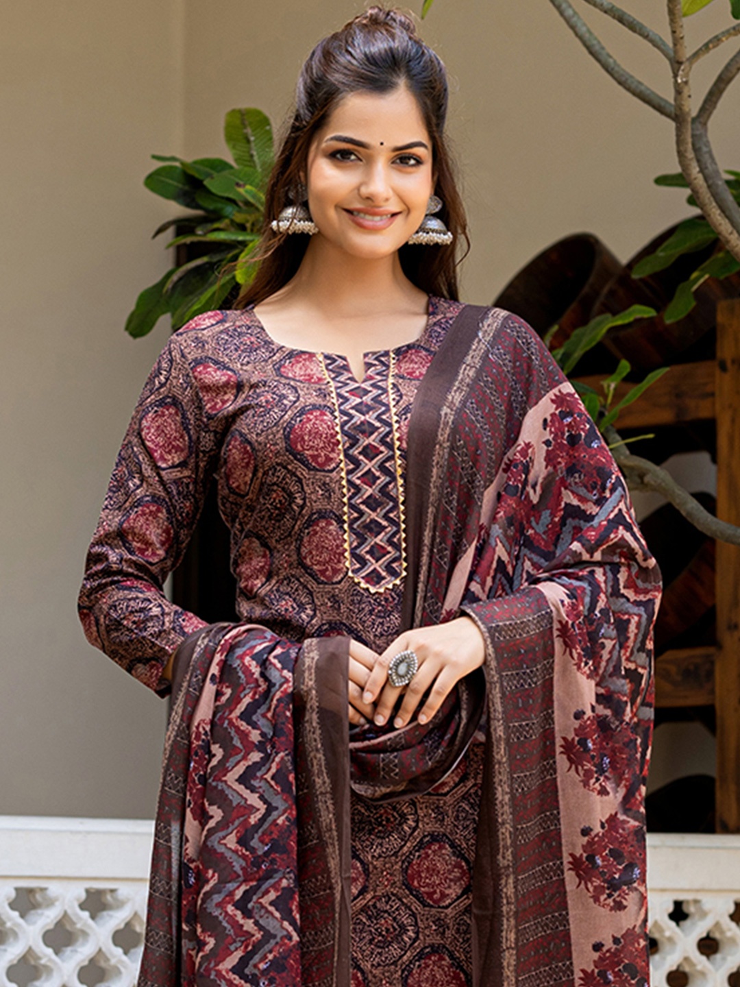 

AHIKA Floral Printed Notched Neck Straight Kurta With Trousers & Dupatta, Brown