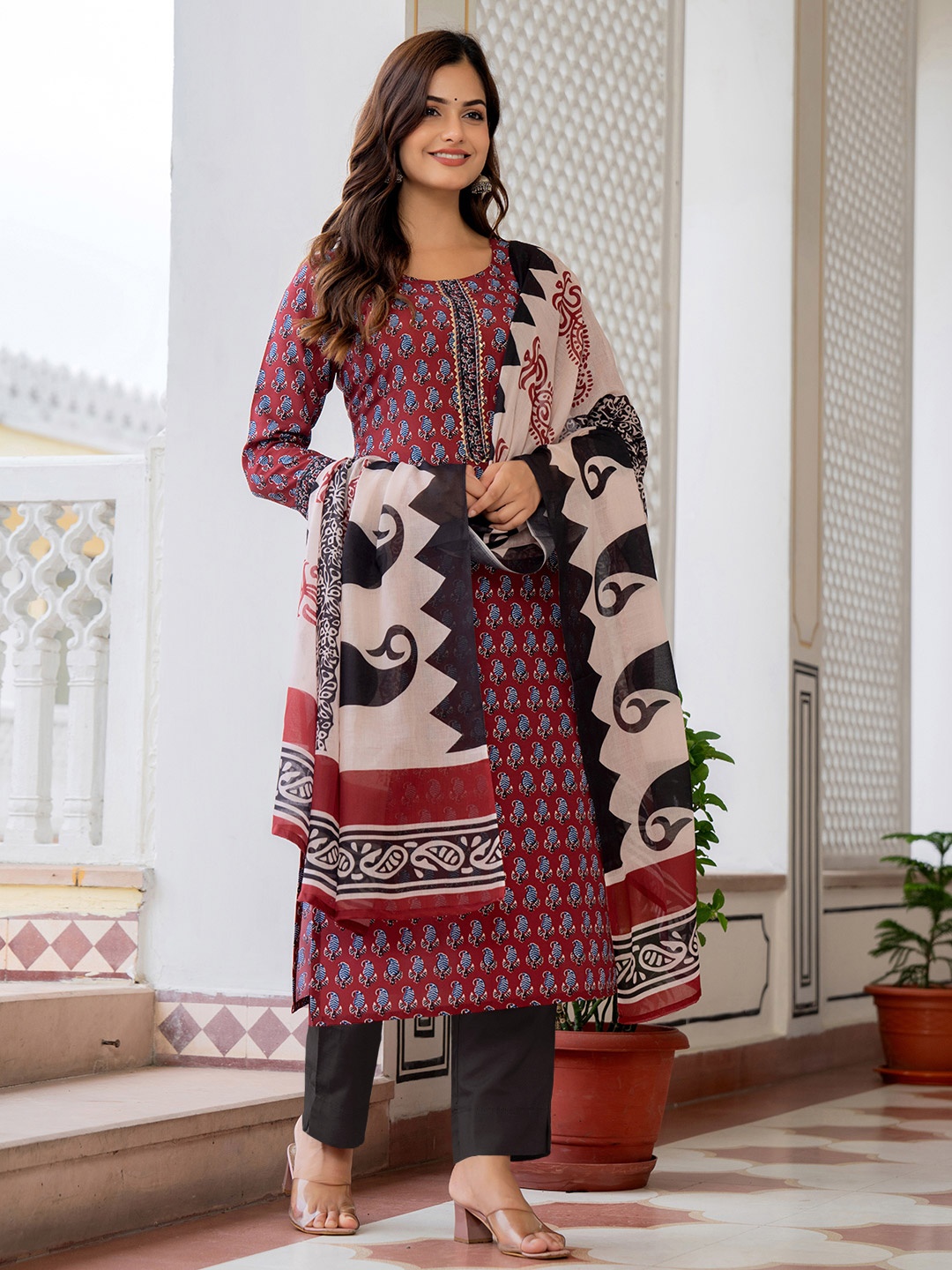 

AHIKA Ethnic Motifs Printed Straight Kurta With Trousers & Dupatta, Maroon