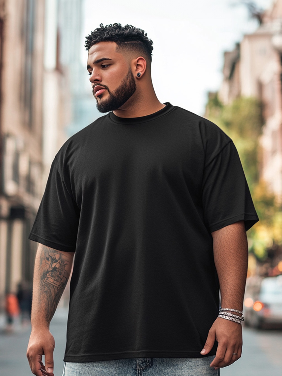 

VEIRDO Men Solid Round Neck Pure Cotton Oversized T-shirt, Black