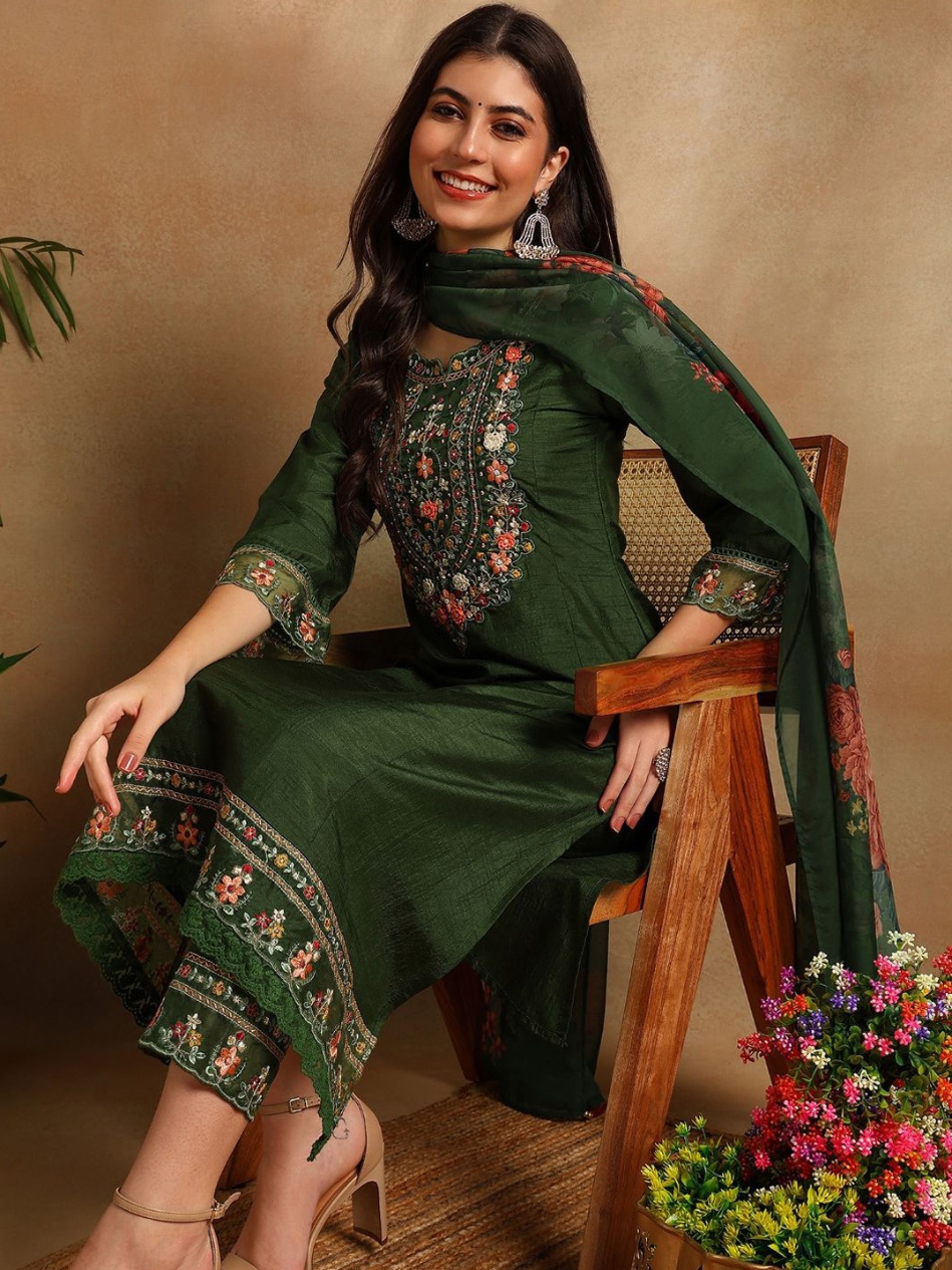 

AHIKA Green Floral Embroidered Round Neck Straight Kurta with Trousers & Dupatta