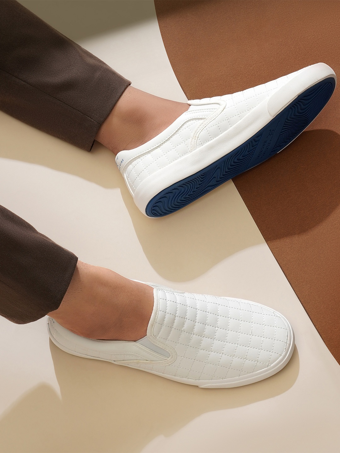 

Flying Machine Men PU Sneakers, Off white