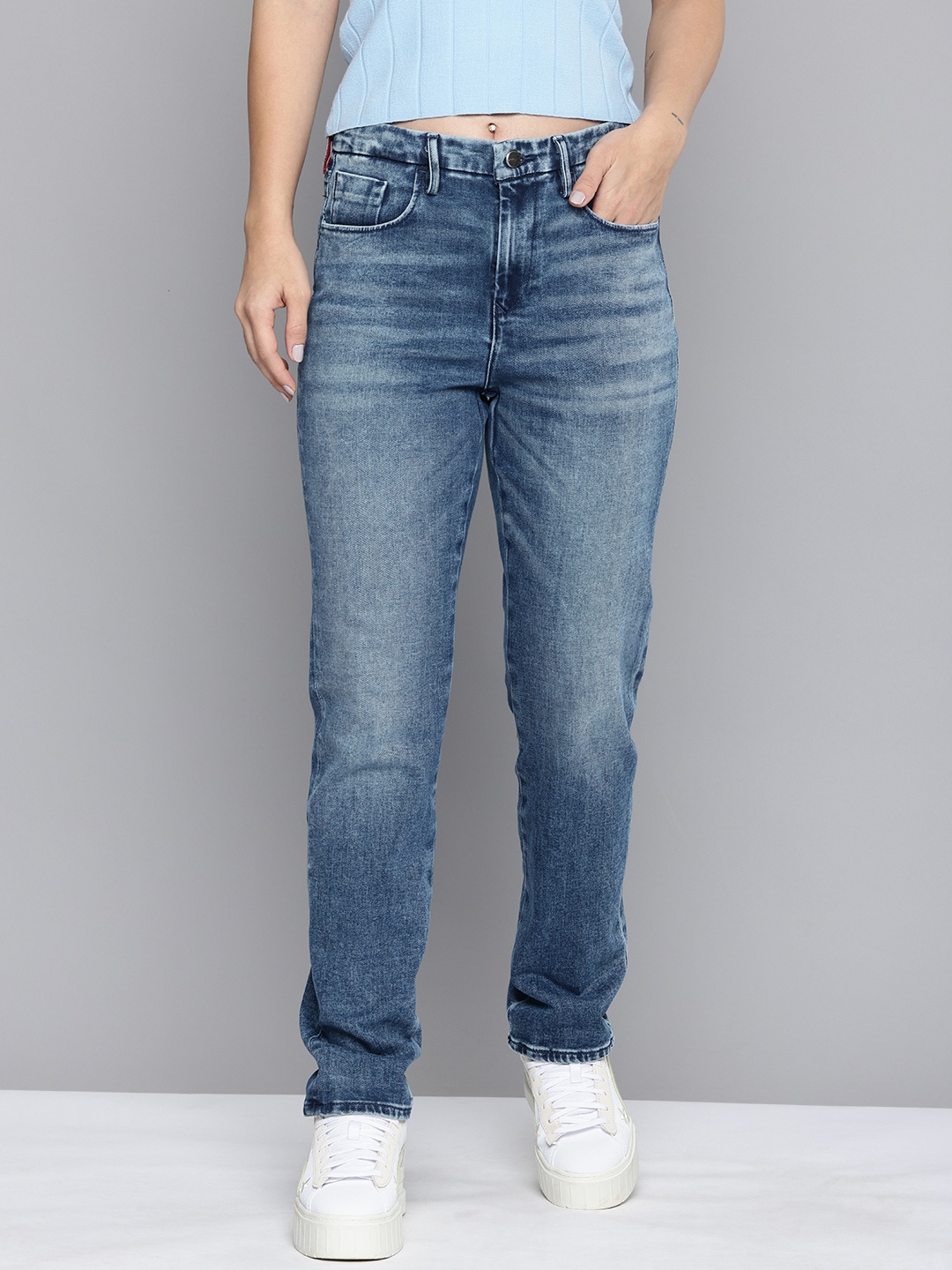 

Levis Women 724 Slim Straight Fit High-Rise Heavy Fade Stretchable Jeans, Blue