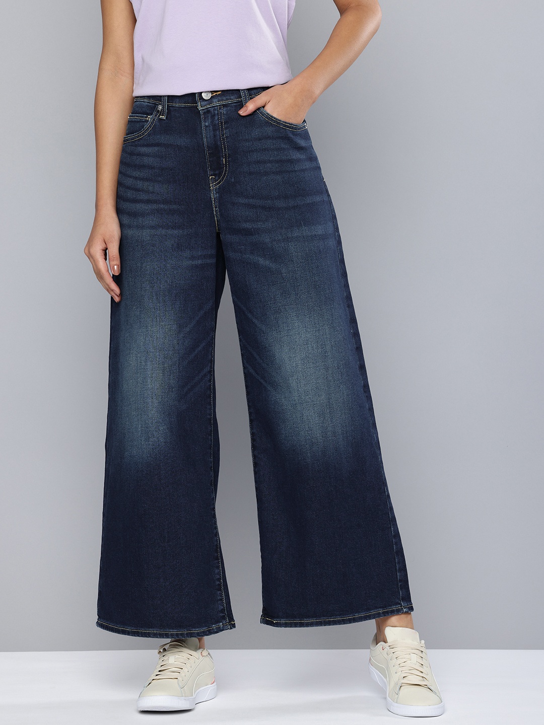

Levis Women 94 Baggy Wide Leg Light Fade Stretchable Jeans, Blue
