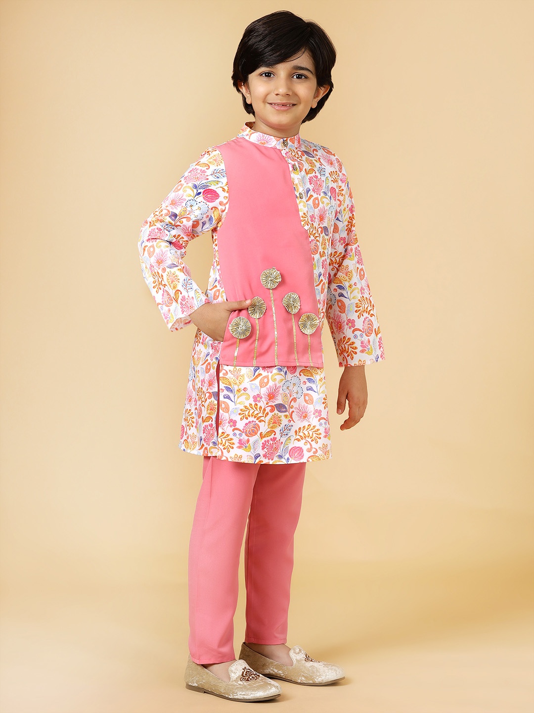 

A.T.U.N. Boys Floral Printed Mandarin Collar Straight Kurta with Pyjama, White