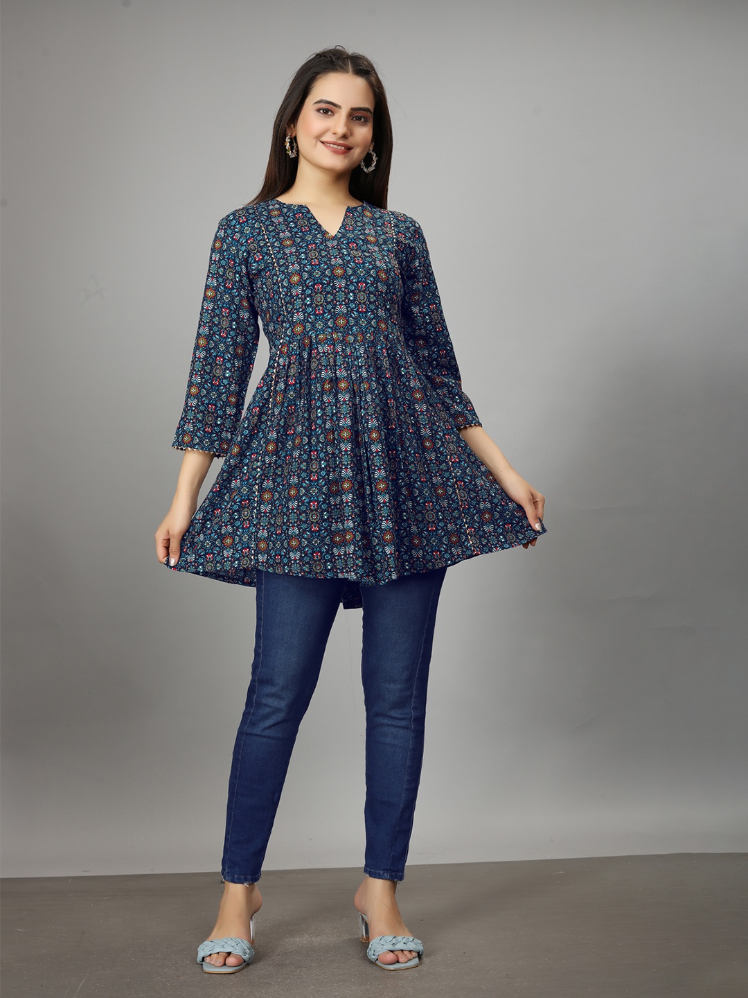 

SARRAS Printed A-Line Short Kurti, Navy blue