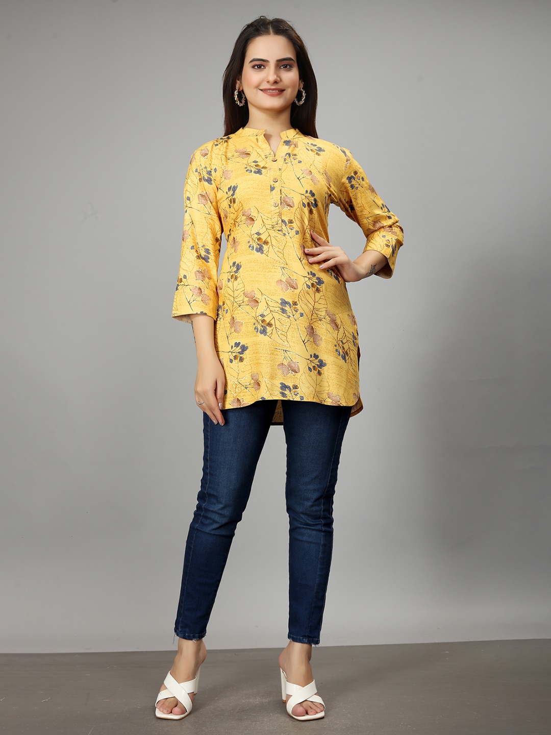 

SARRAS Floral Printed Straight Short Kurti, Yellow