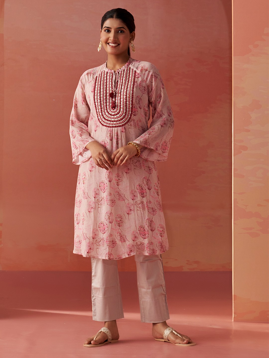 

Lakshita Floral Printed Thread Work Kurta, Pink