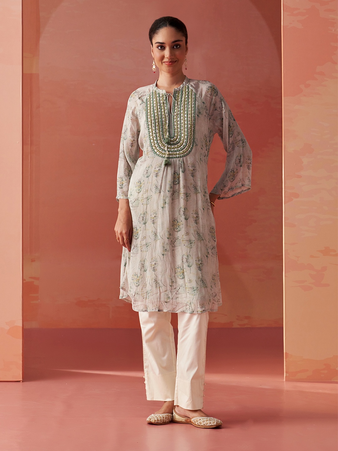 

Lakshita Floral Printed Kurta, Green