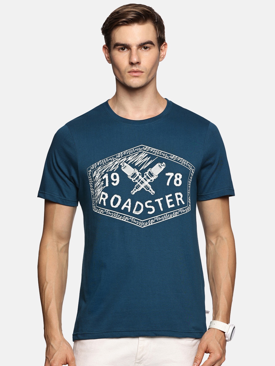 

The Roadster Lifestyle Co 1978 Printed Cotton T-Shirt, Blue