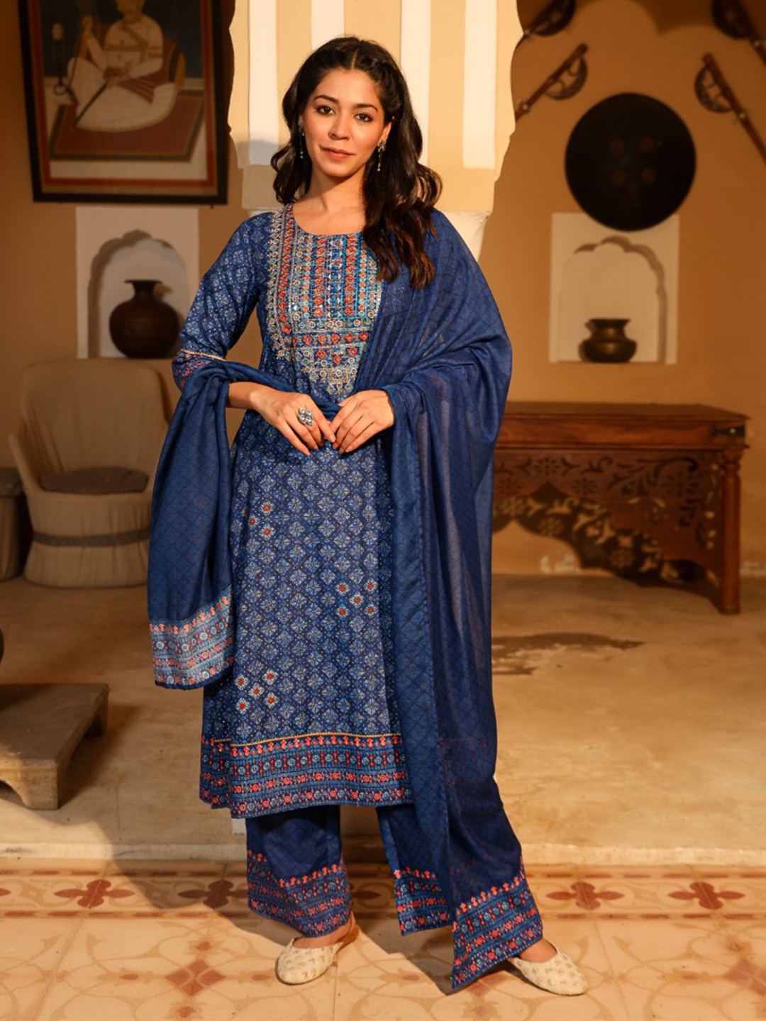 

JuniperEthnic Motifs Printed Zari Straight Kurta With Trousers & Dupatta, Blue