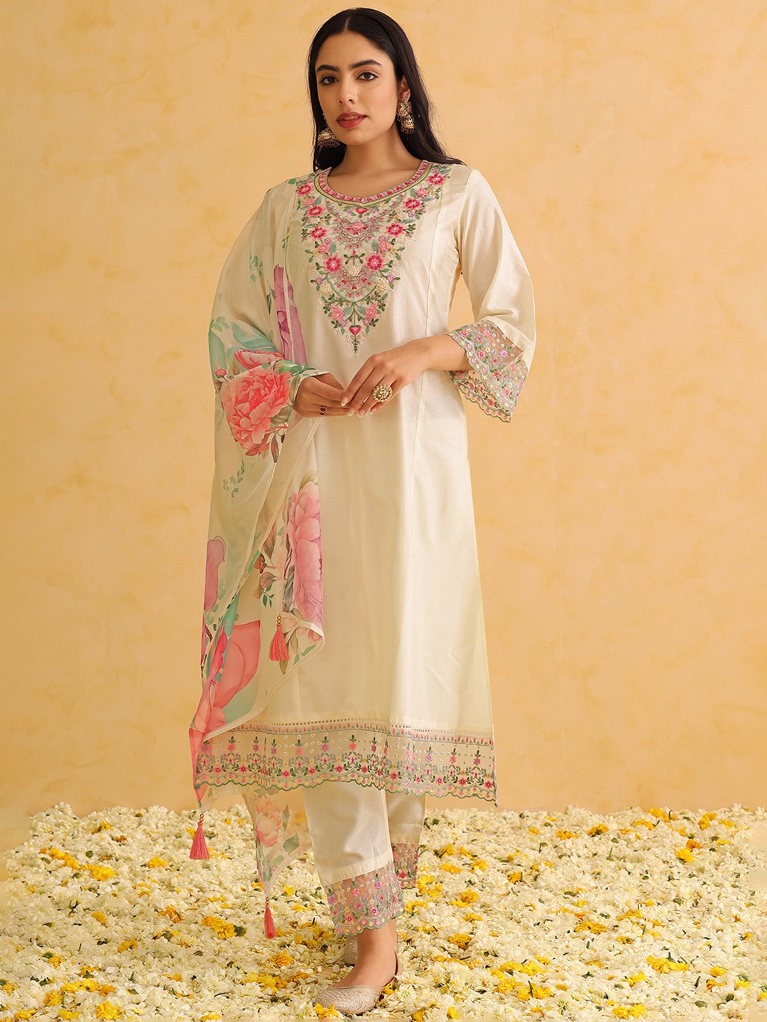 

AHIKA Floral Embroidered Straight Kurta With Trouser & Dupatta, Off white