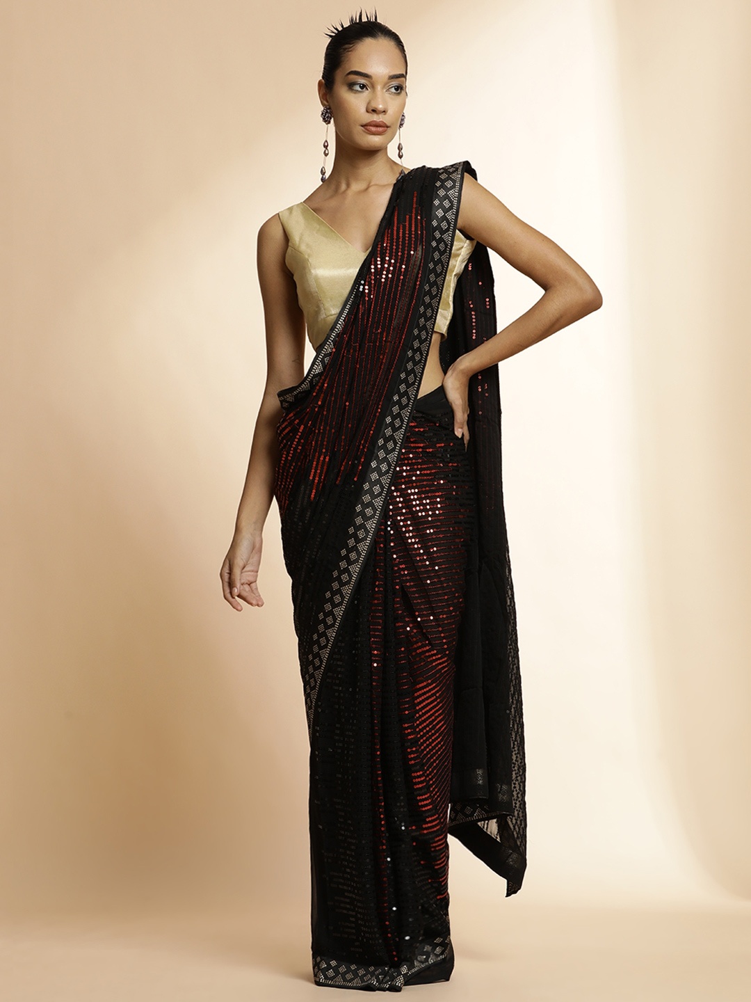 

Jaipur Kurti Embellished Sequinned Saree, Red