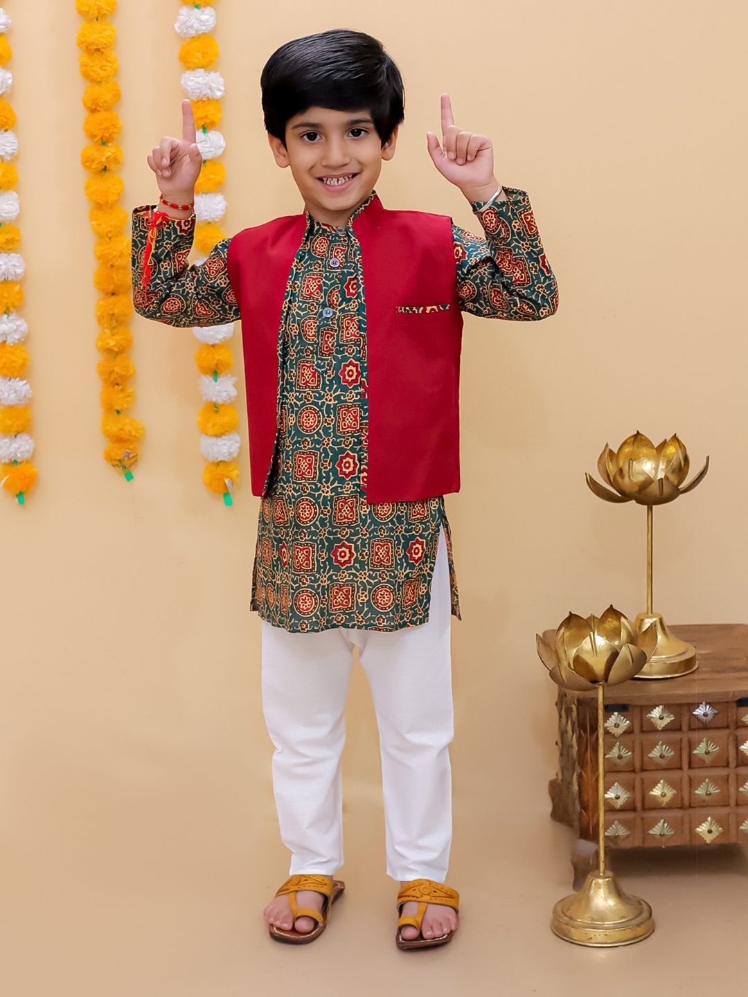 

The Mom Store Boys Ethnic Motifs Printed Pure Cotton Kurta With Pyjama And Jacket, Green