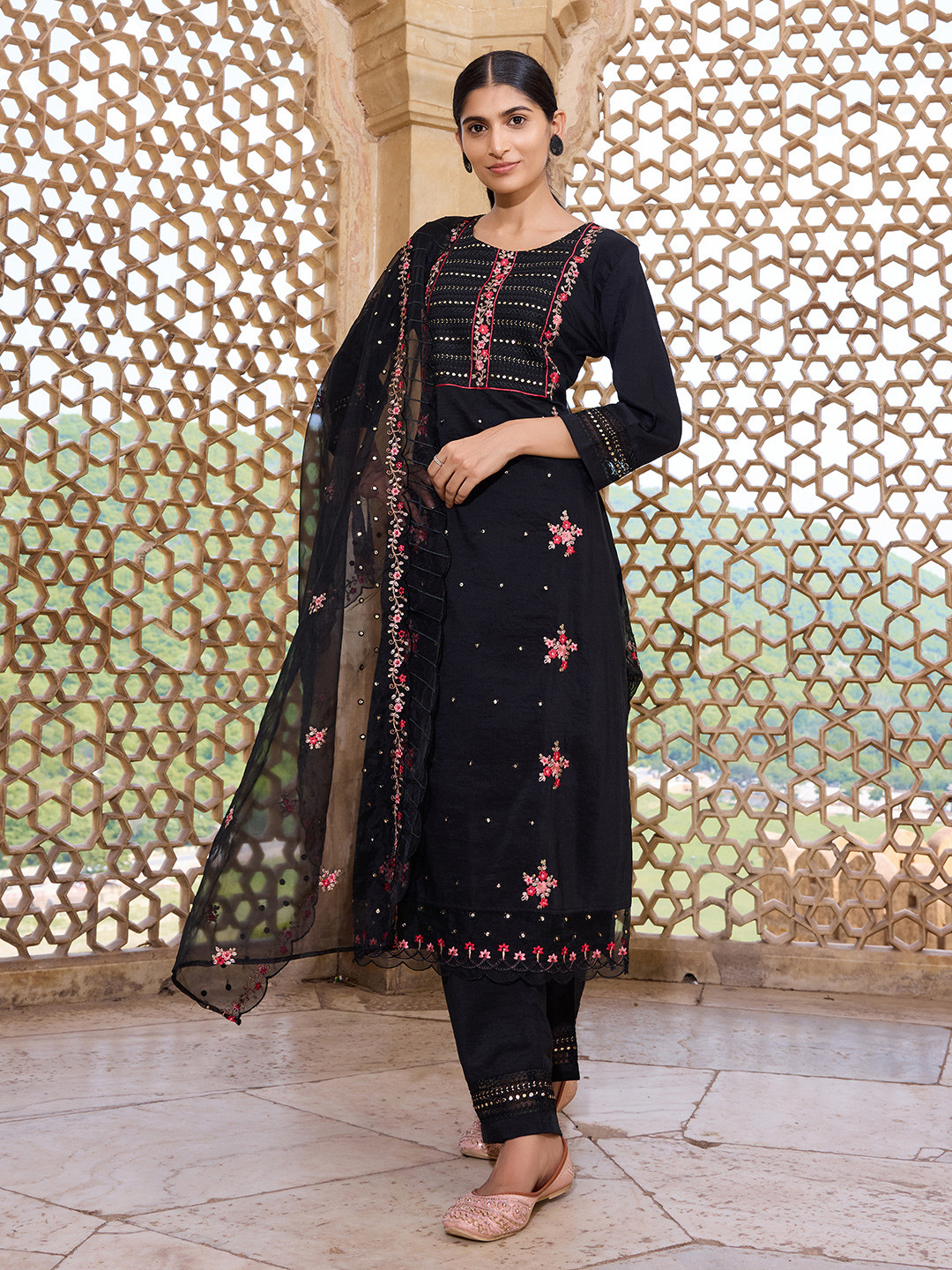 

AHIKA Floral Embroidered Regular Thread Work Straight Kurta with Trousers & Dupatta, Black