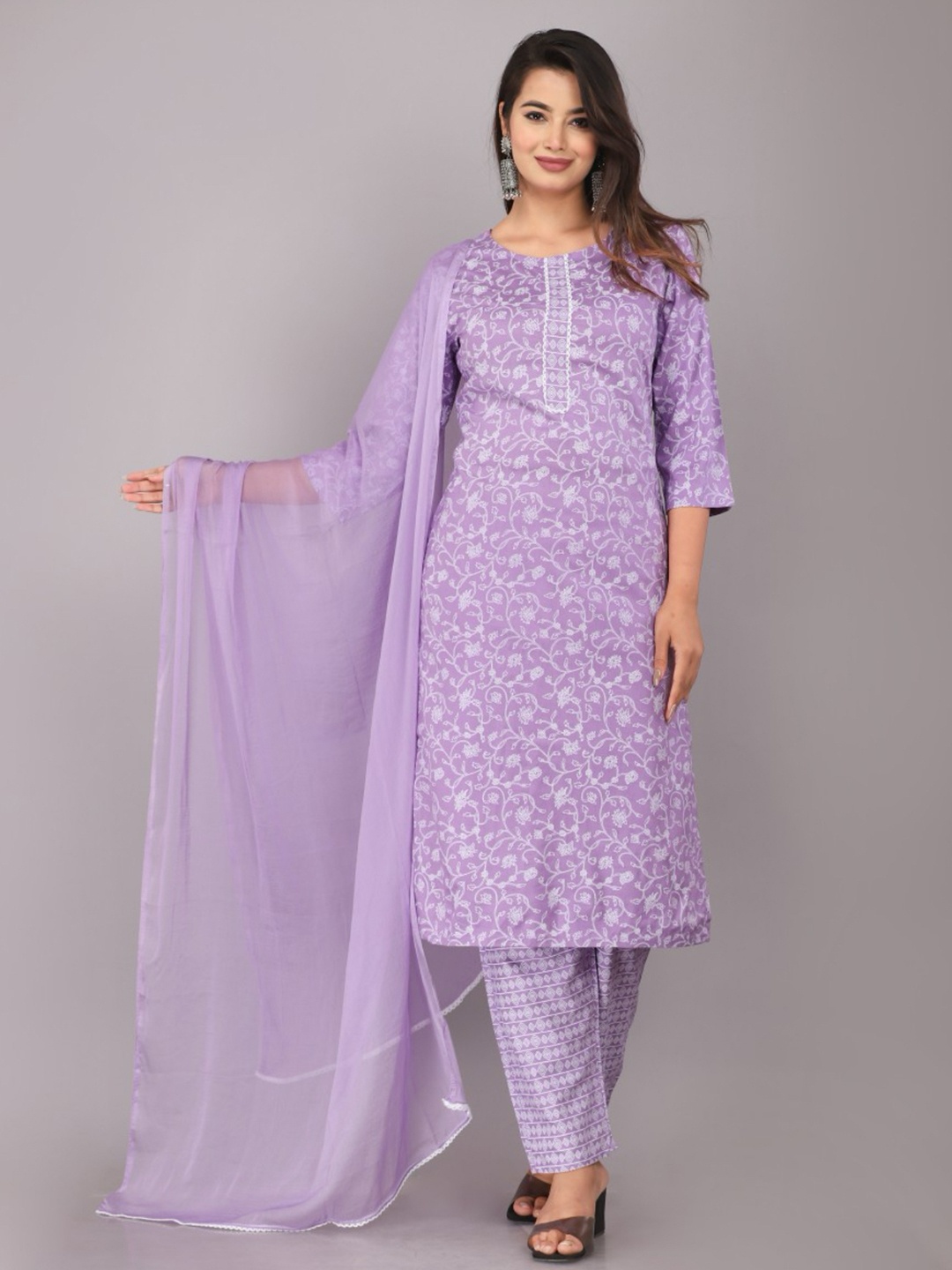 

TRAHIMAM Floral Printed Pure Cotton Straight Kurta with Trousers & Dupatta, Lavender