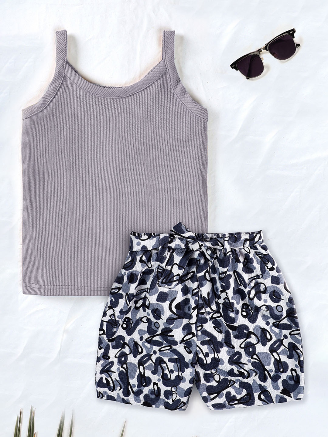 

FASHION DREAM Girls Shoulder Straps Top With Printed Shorts, Grey