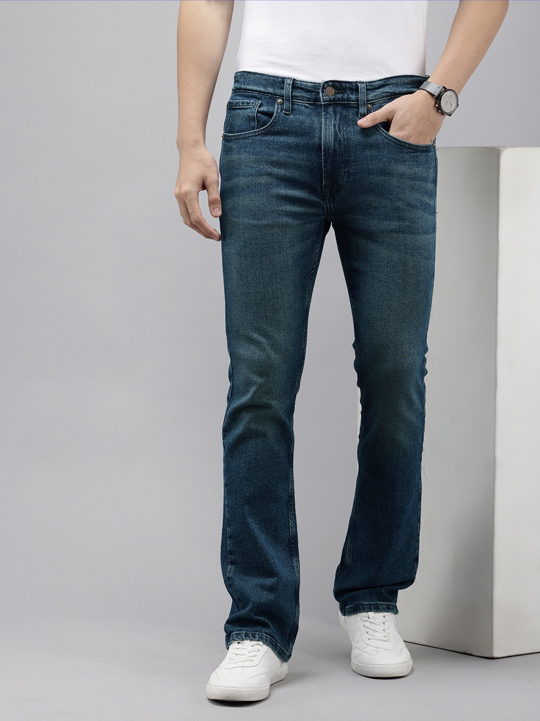

Pepe Jeans Men Bardain Bootcut Light Fade Stretchable Jeans, Blue
