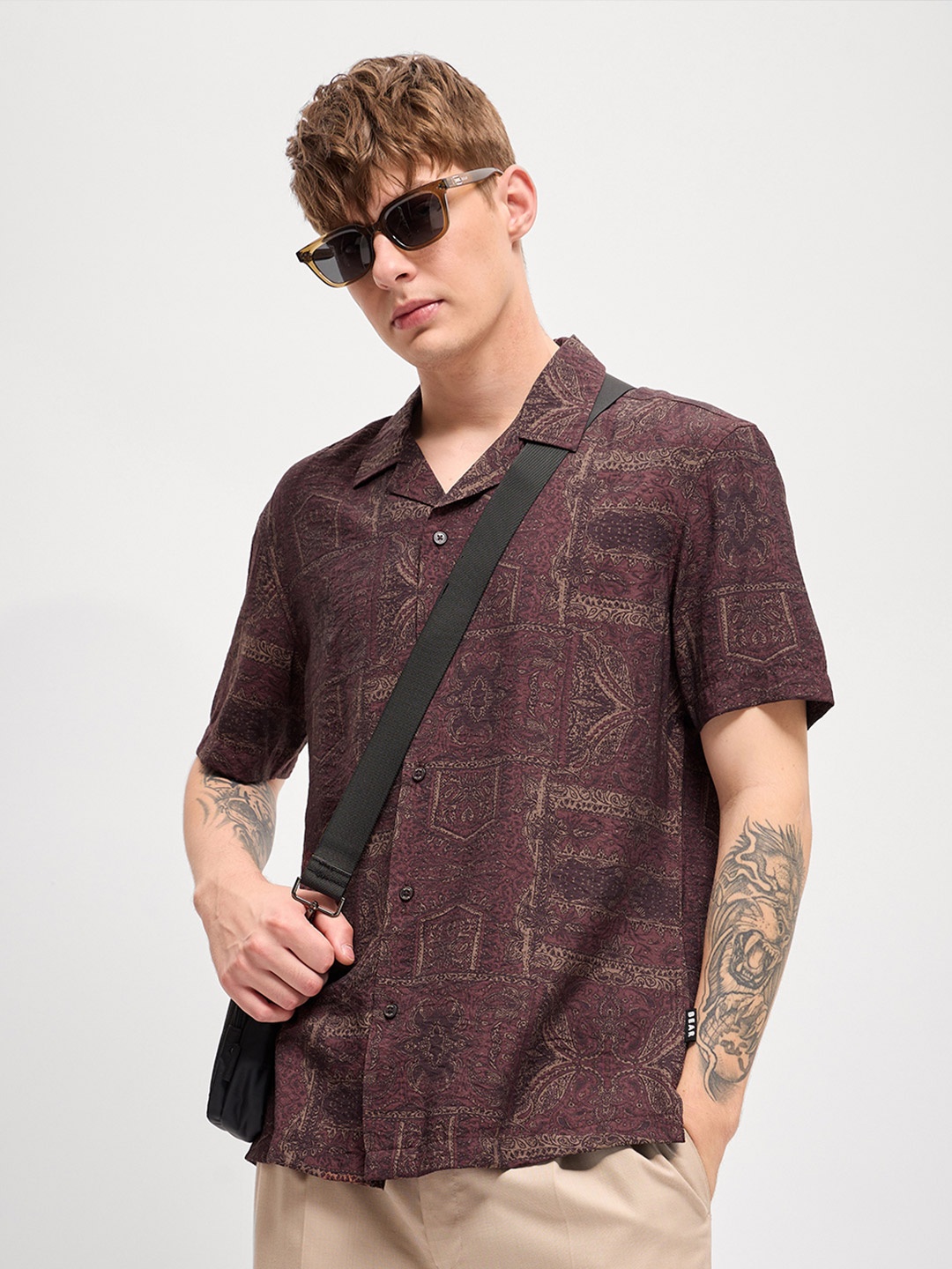 

THE BEAR HOUSE Men Abstract Print Casual Shirt, Maroon