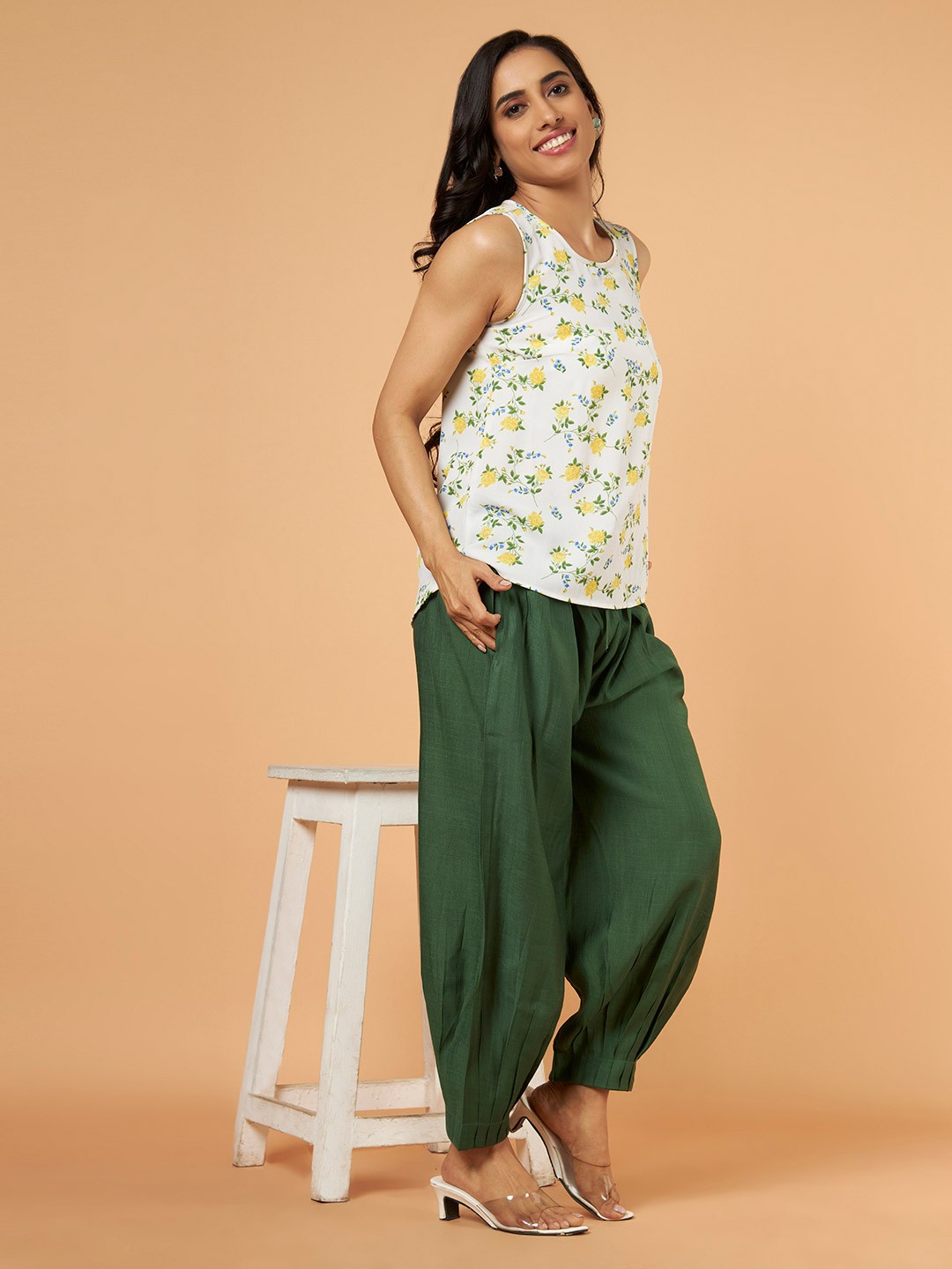 

Bottoms.love Women Mid-Rise Loose Satin Salwar Salwar, Green