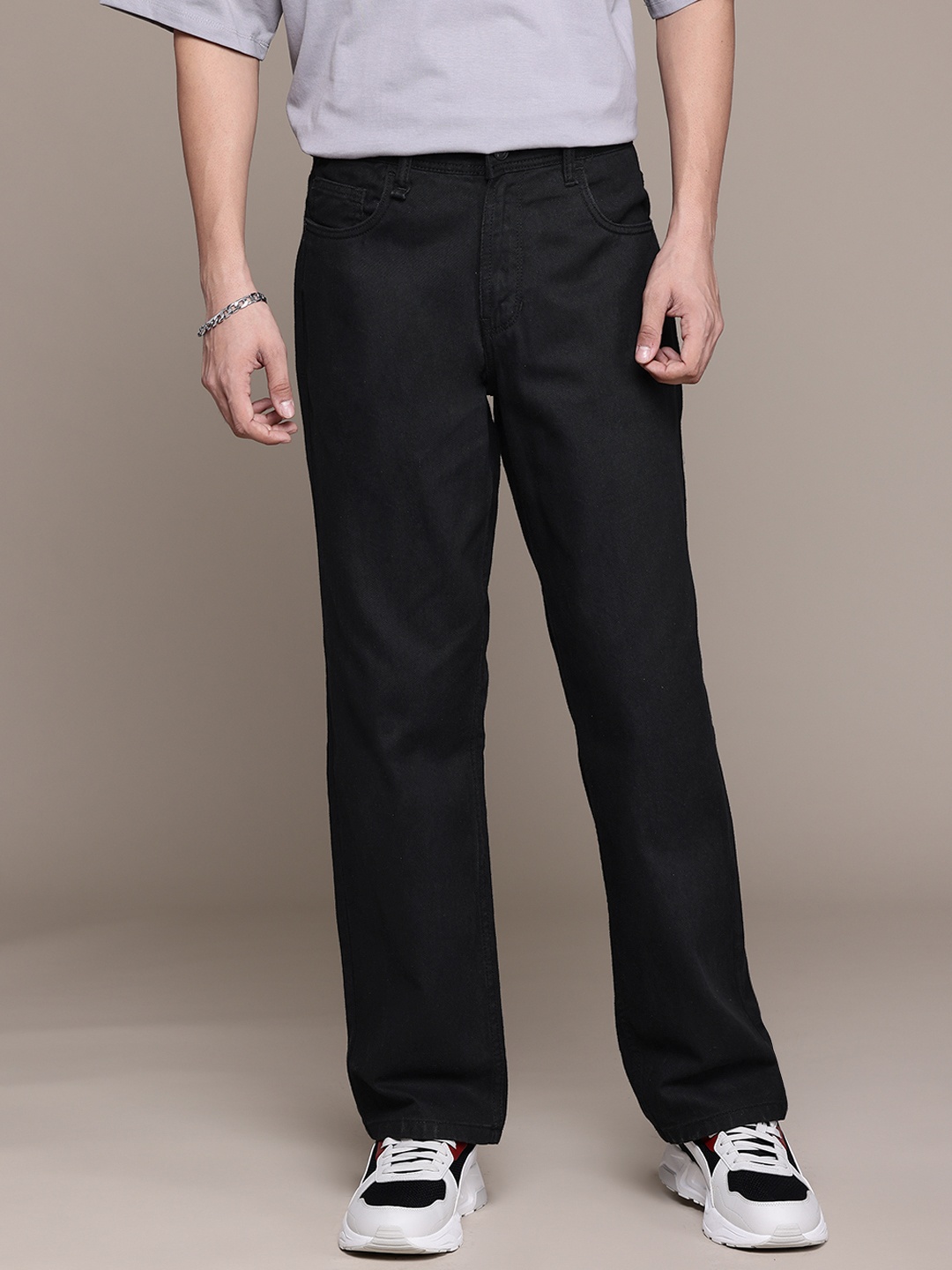 

The Roadster Lifestyle Co. Men Straight Fit Jeans, Black