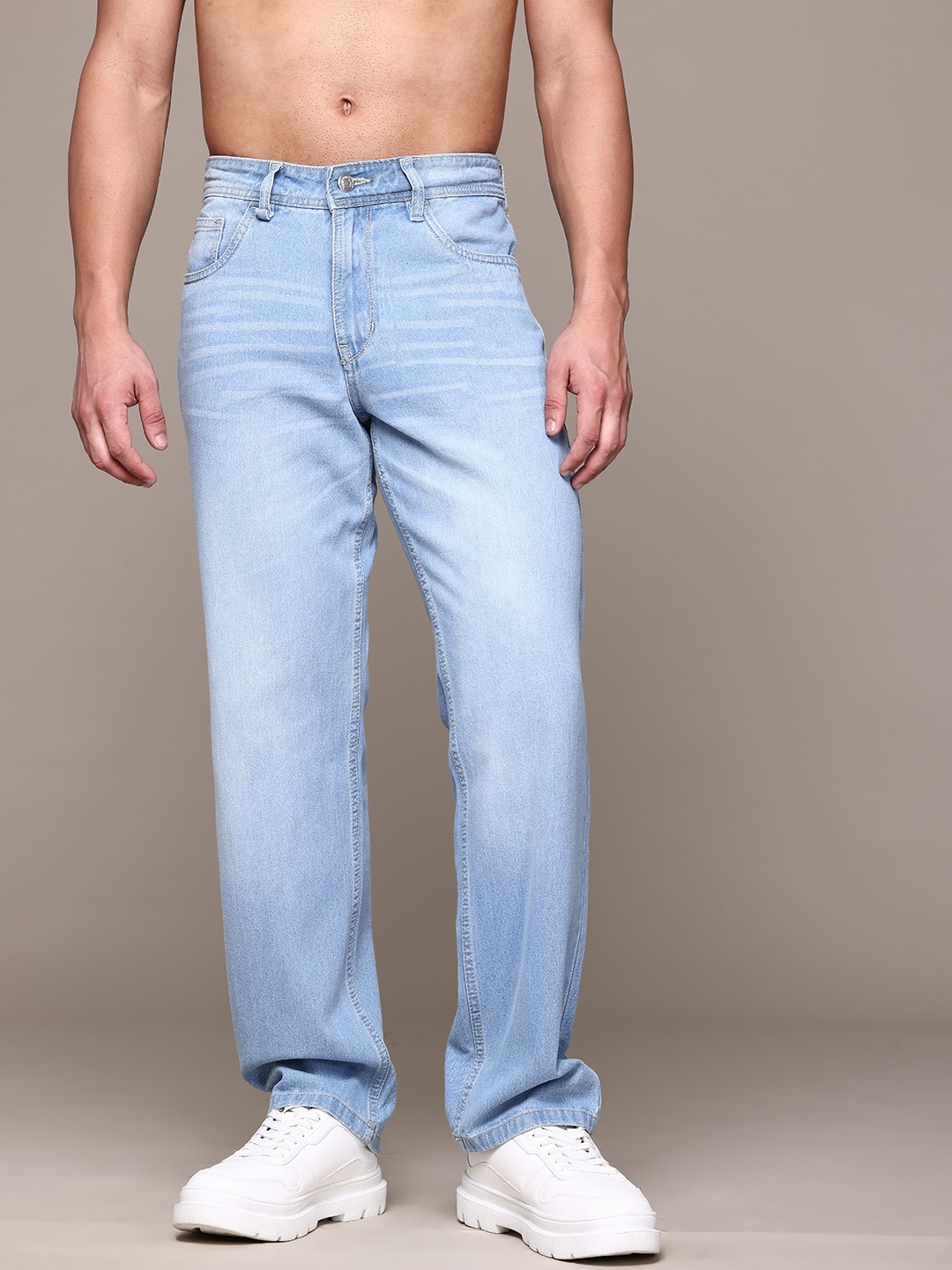 

The Roadster Lifestyle Co. Men Straight Fit Pure Cotton Jeans, Blue