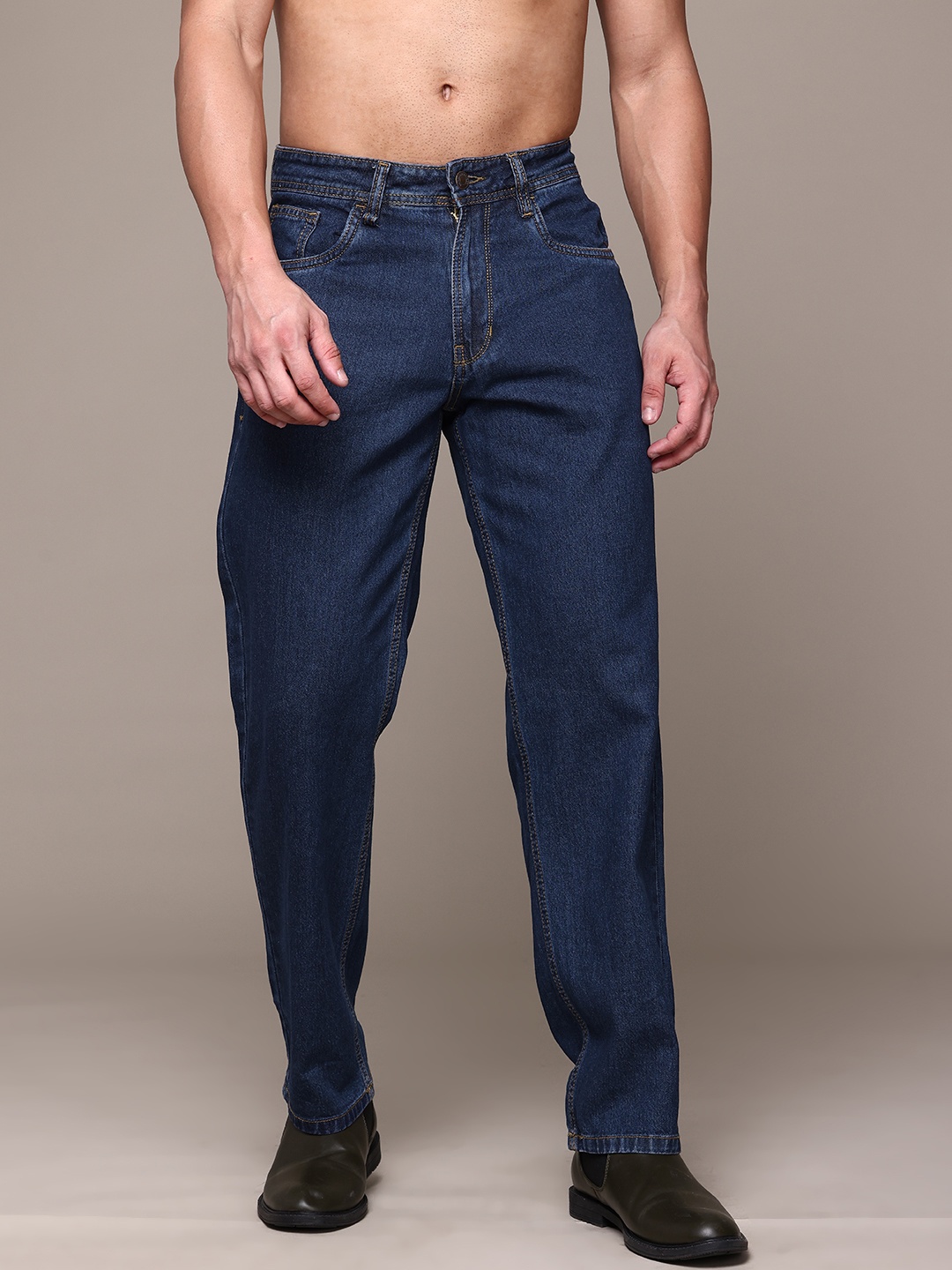 

The Roadster Lifestyle Co. Men Straight Fit Pure Cotton Jeans, Navy blue