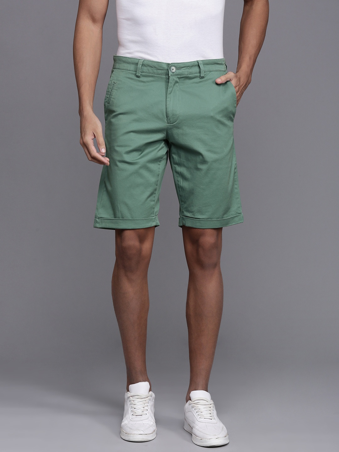 

Louis Philippe Sport Men Slim Fit Low-Rise Shorts, Green