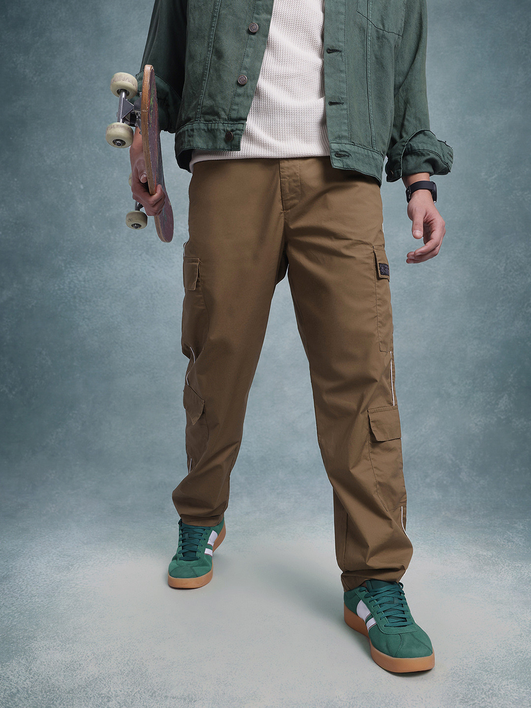 

The Roadster Life Co. Men Relaxed Fit Pure Cotton Cargos, Tan