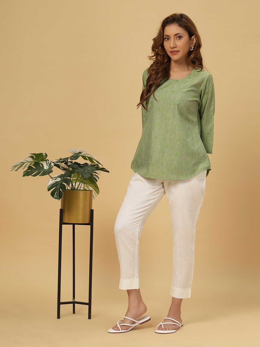 

Bottoms.love Women Mid-Rise Cotton Linen Comfort Straight Fit Trousers, Off white