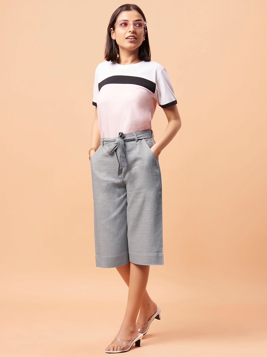 

Bottoms.love Women Linen Solid Mid Rise Culottes Trousers With A Belt, Grey