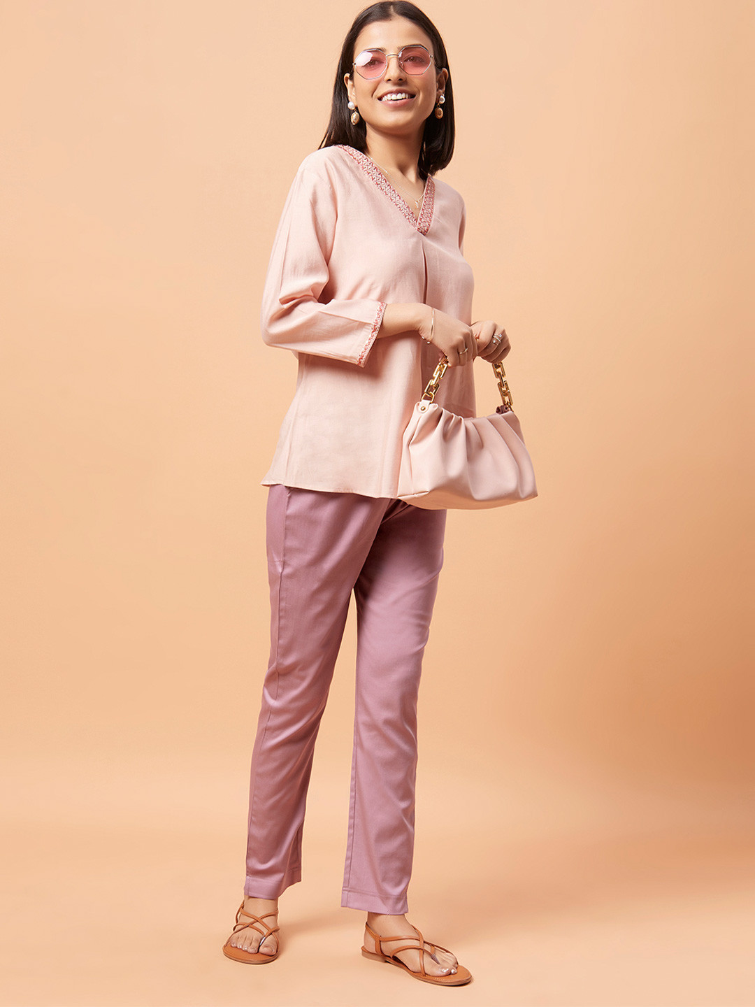 

Bottoms.love Women Solid Mid-Rise Lycra Plain Cigerette Easy Wash Trousers, Lavender