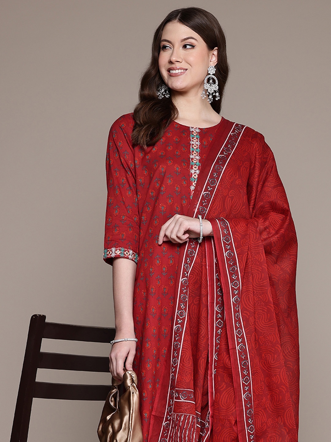 

Readiprint Floral Printed Thread Work Pure Cotton Kurta with Trousers & Dupatta, Maroon