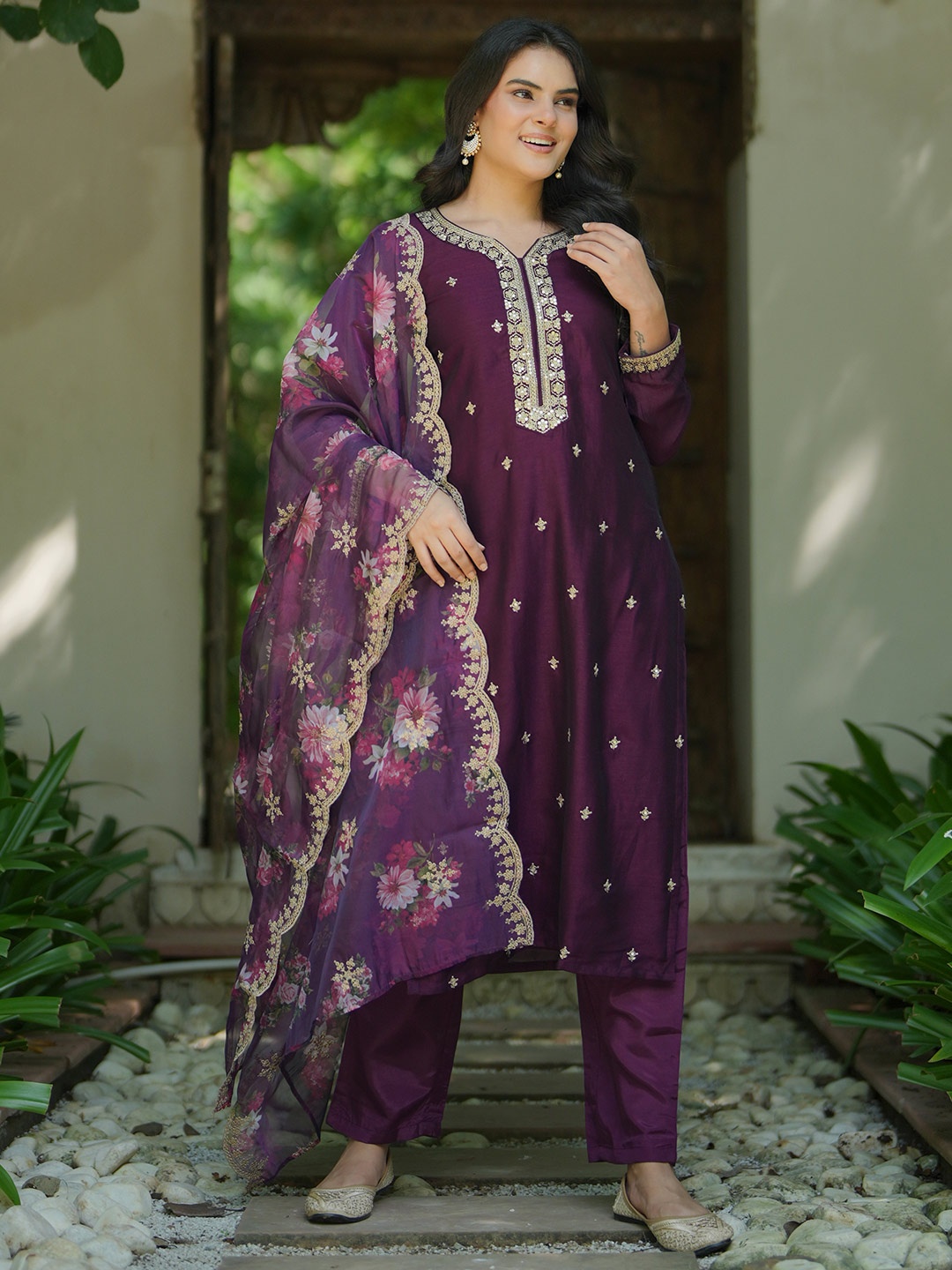 

Libas Ethnic Motifs Embroidered Straight Thread Work Kurta with Trousers & Dupatta, Burgundy
