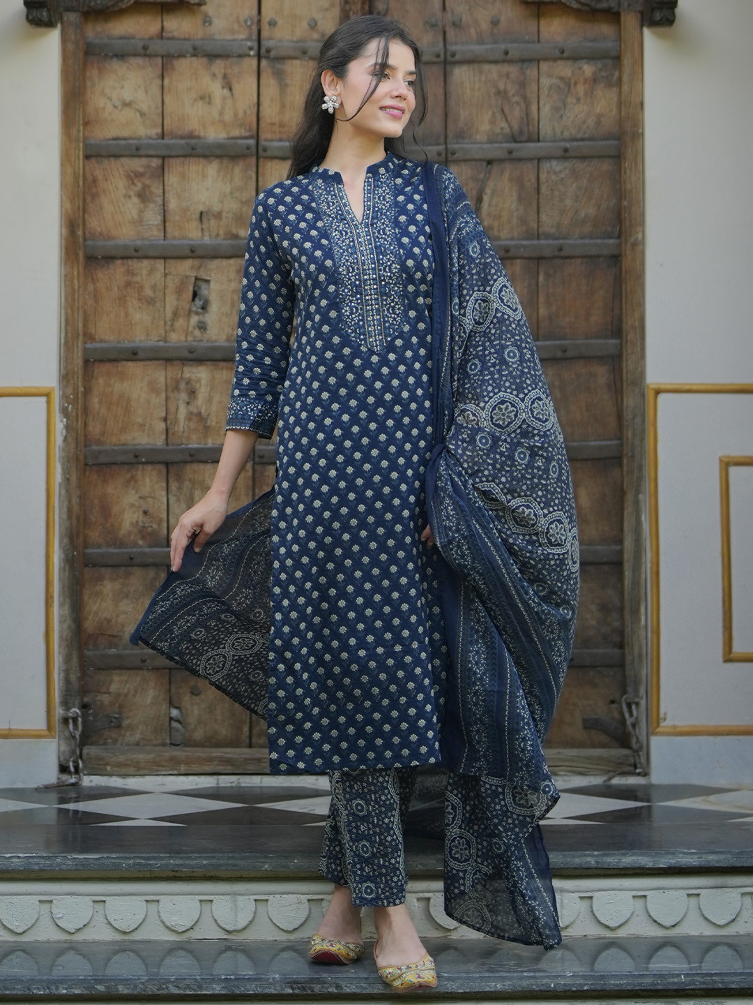 

Libas Floral Printed Straight Pure Cotton Kurta with Trousers & Dupatta, Blue