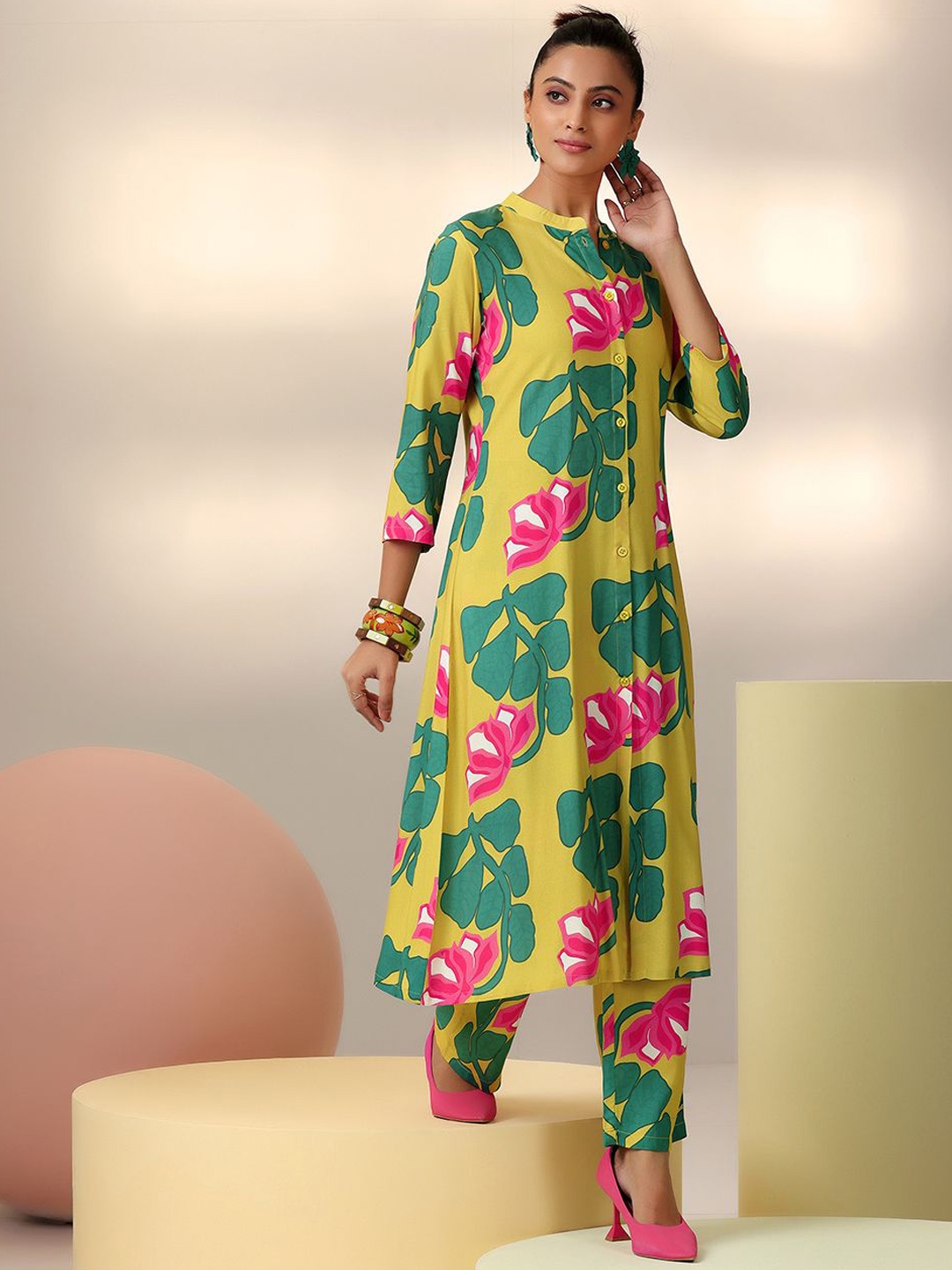 

Libas Lime Green Floral Printed Mandarin Collar Tunic & Trousers