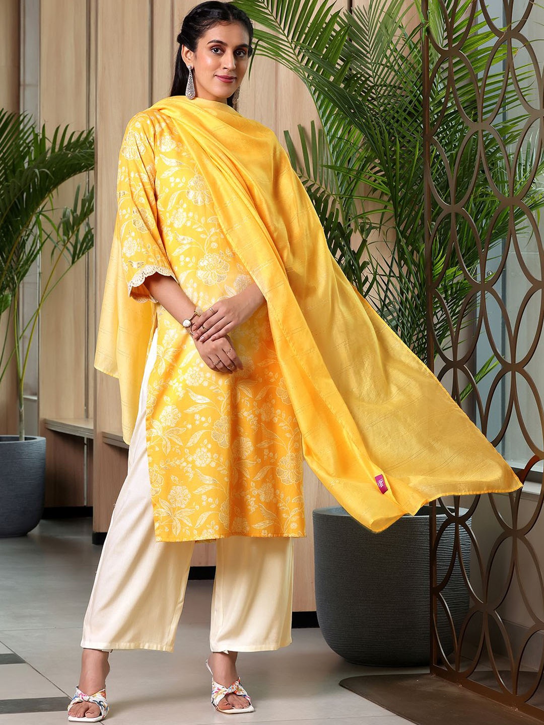 

Libas Floral Printed Straight Sequinned Kurta with Palazzos & Dupatta, Yellow